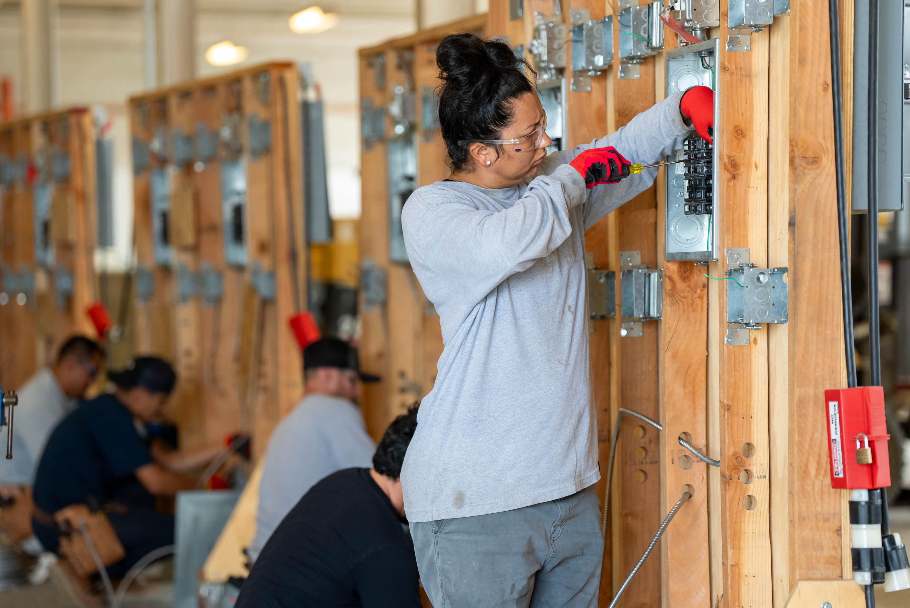 WECA Electrical Apprentices in Hands-on Labs WECA Electrical Apprentices in Hands-on Labs